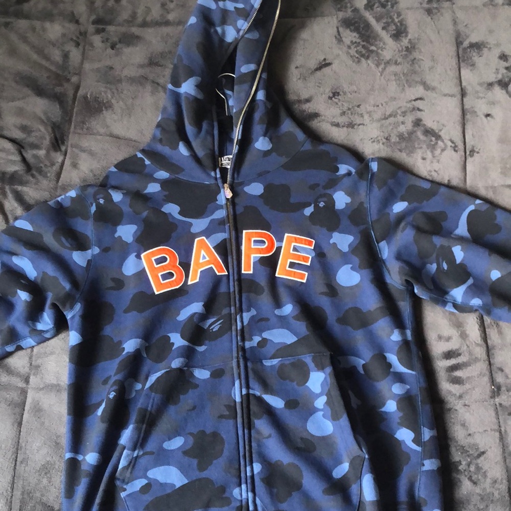 Blue camo bape hoodie size 2xl (fits like an xl)